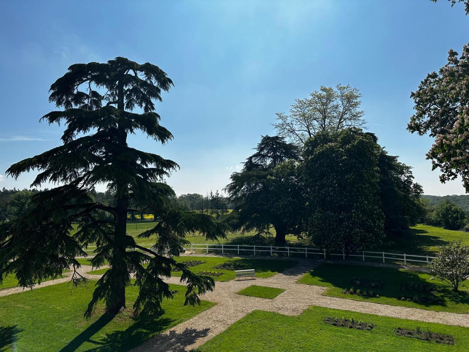 ホテル Domaine De L'Ecorcerie Fontaine-le-Comte エクステリア 写真