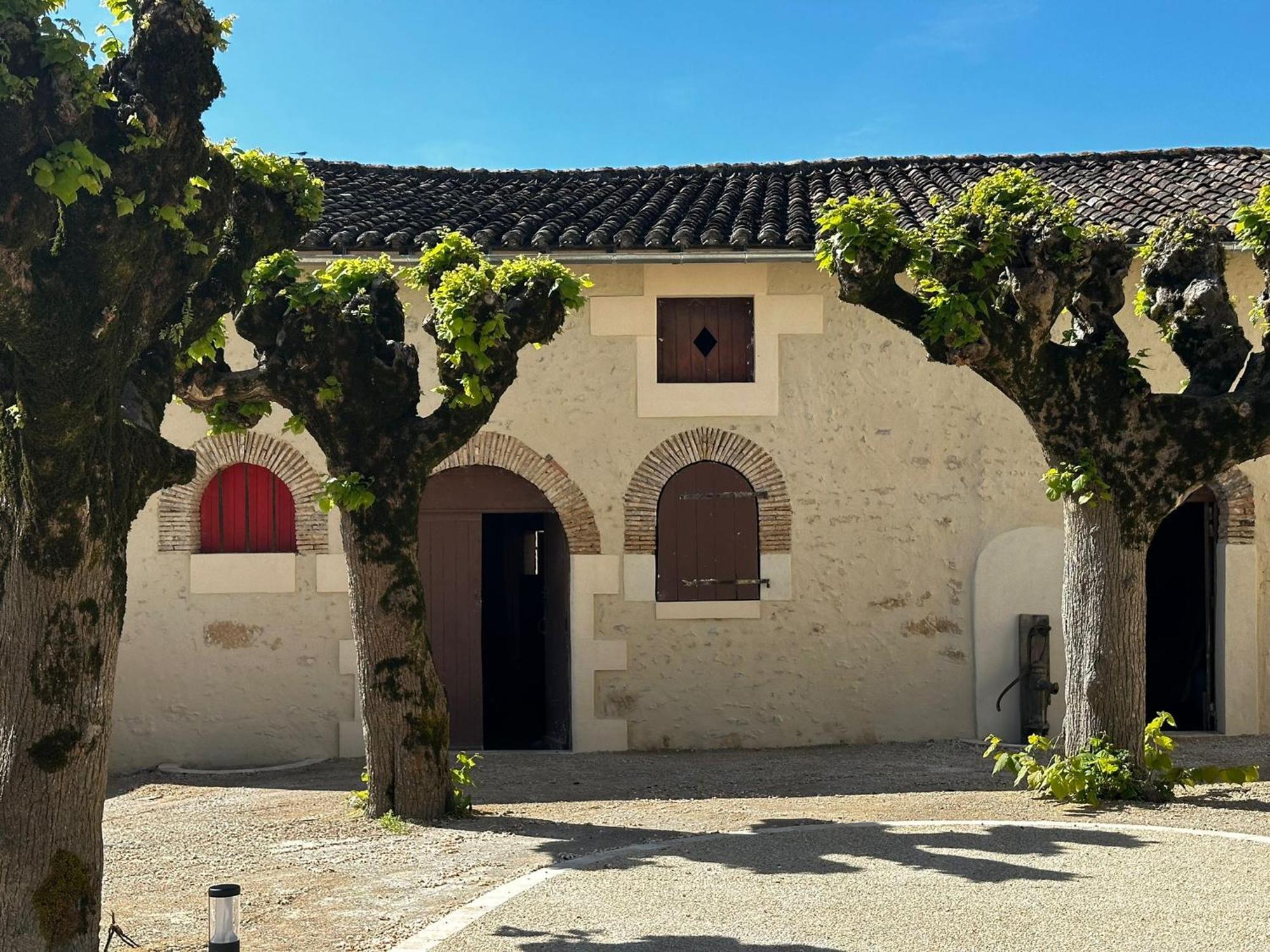 ホテル Domaine De L'Ecorcerie Fontaine-le-Comte エクステリア 写真